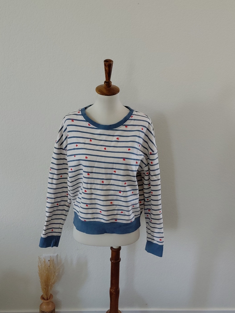 Pact Organic Cotton Scattered Hearts Crewneck Sweatshirt